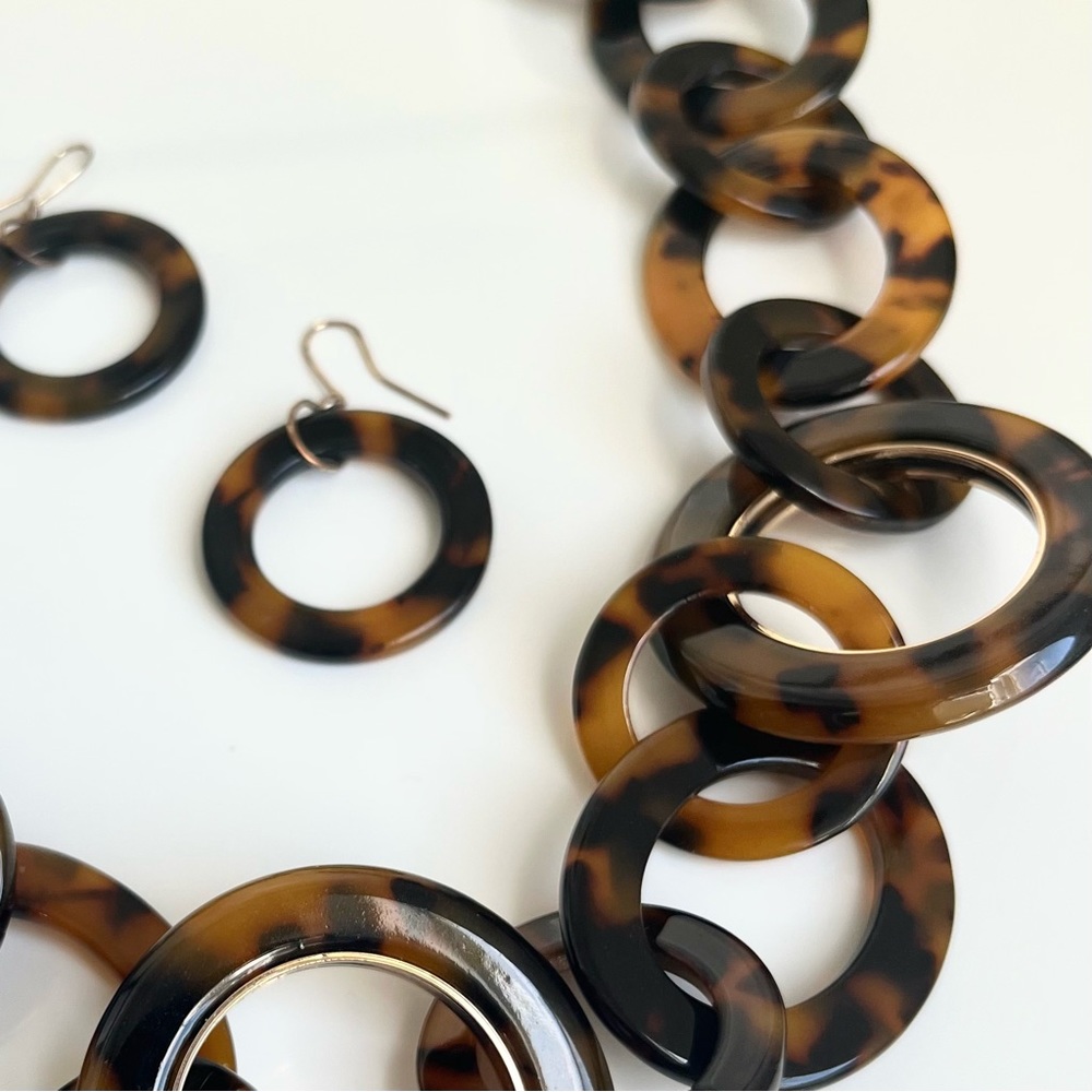 Chunky Tortoise Shell Necklace & Earring Set - Picture 5 of 6